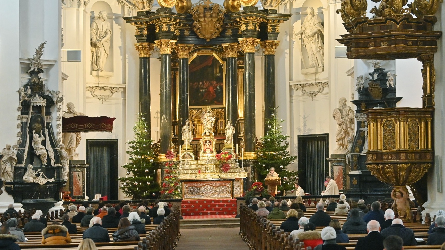Generalvikar Steinert predigte am Neujahrstag im Fuldaer Dom. Foto (Archiv): Bistum Fulda / Dr. Arnulf Müller